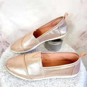 Bobbie Brooks rose metallic gold slip on shoes